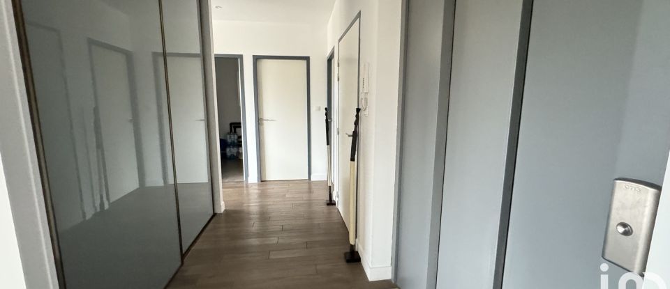 Apartment 4 rooms of 115 m² in Vedène (84270)
