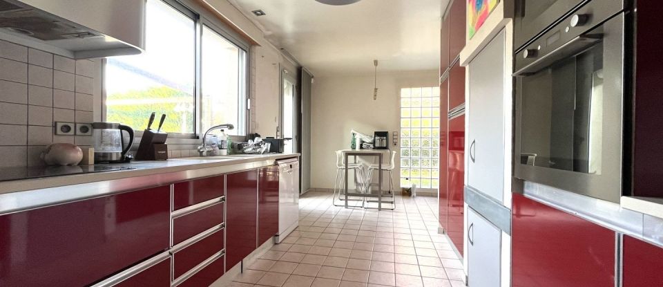 House 8 rooms of 328 m² in Varennes-Jarcy (91480)