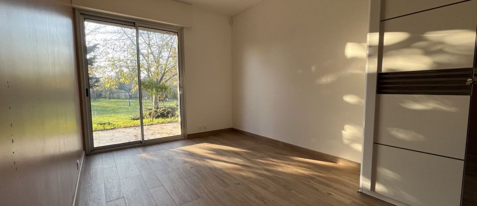 Maison 8 pièces de 328 m² à Varennes-Jarcy (91480)