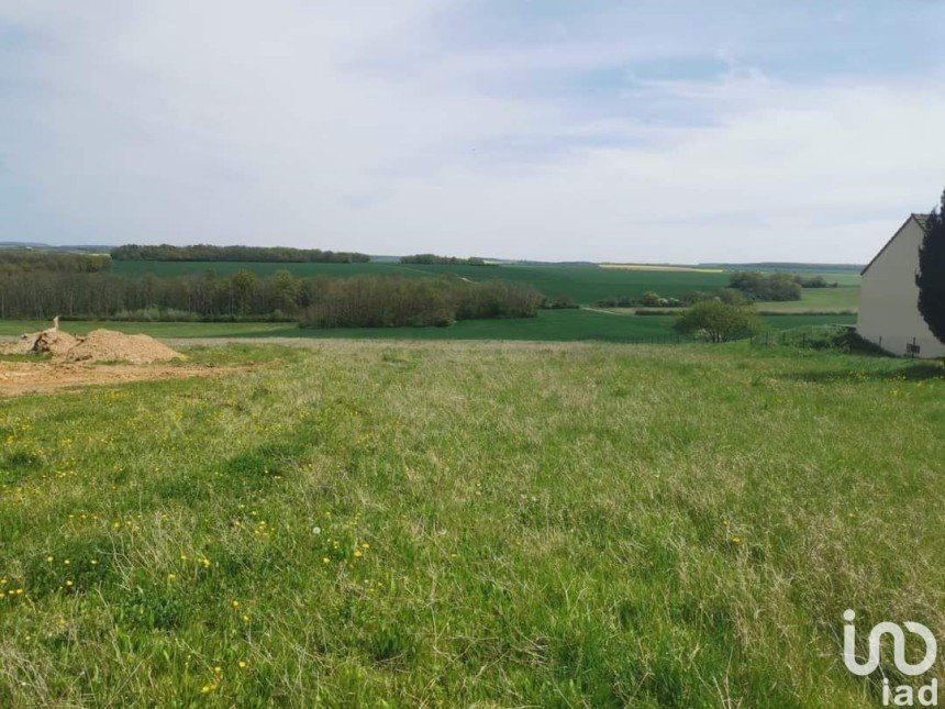 Land of 4,030 m² in Chevannes (89240)