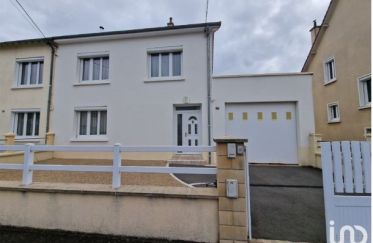 House 5 rooms of 99 m² in Arnage (72230)