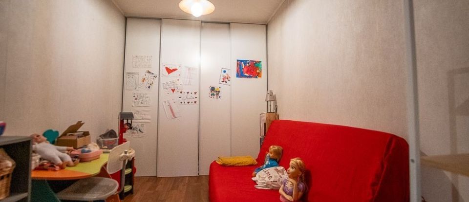 Apartment 3 rooms of 77 m² in Pau (64000)