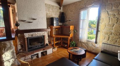 House 3 rooms of 79 m² in Saintes (17100)
