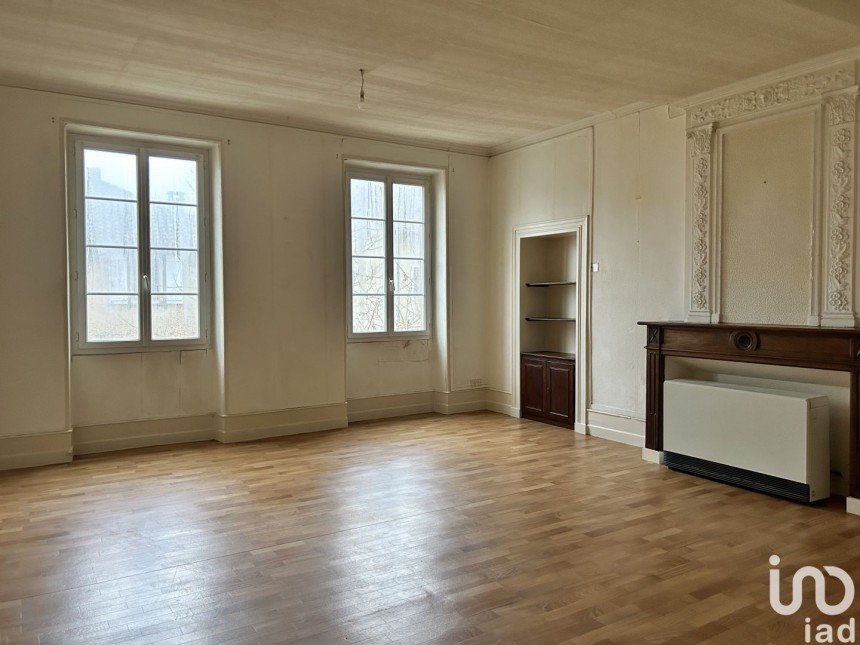 Apartment 4 rooms of 130 m² in Saint-Céré (46400)
