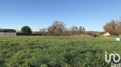 Land of 1,823 m² in - (24520)