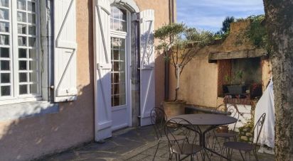 House 7 rooms of 246 m² in Oursbelille (65490)