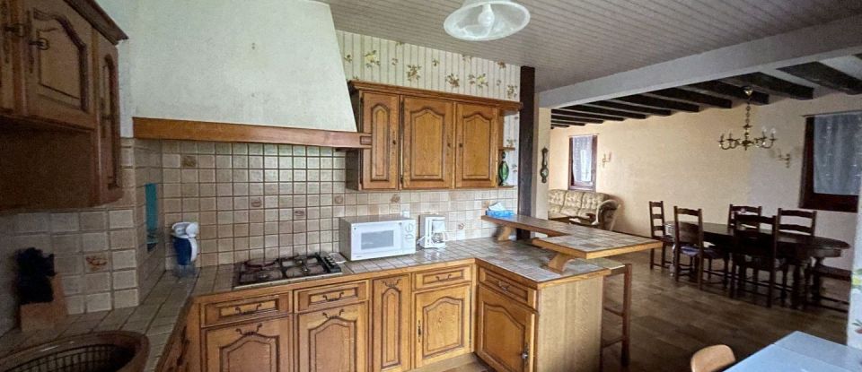 Traditional house 6 rooms of 110 m² in Saint-Savin (86310)