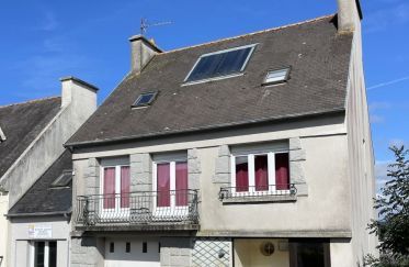 House 10 rooms of 130 m² in Pont-de-Buis-lès-Quimerch (29590)