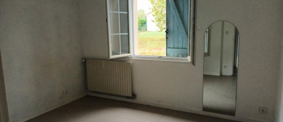 House 5 rooms of 103 m² in Montmorillon (86500)
