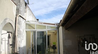 Town house 3 rooms of 76 m² in Rochefort (17300)