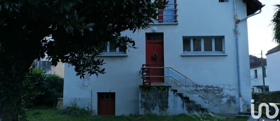 Maison 8 pièces de 225 m² à Lourdes (65100)