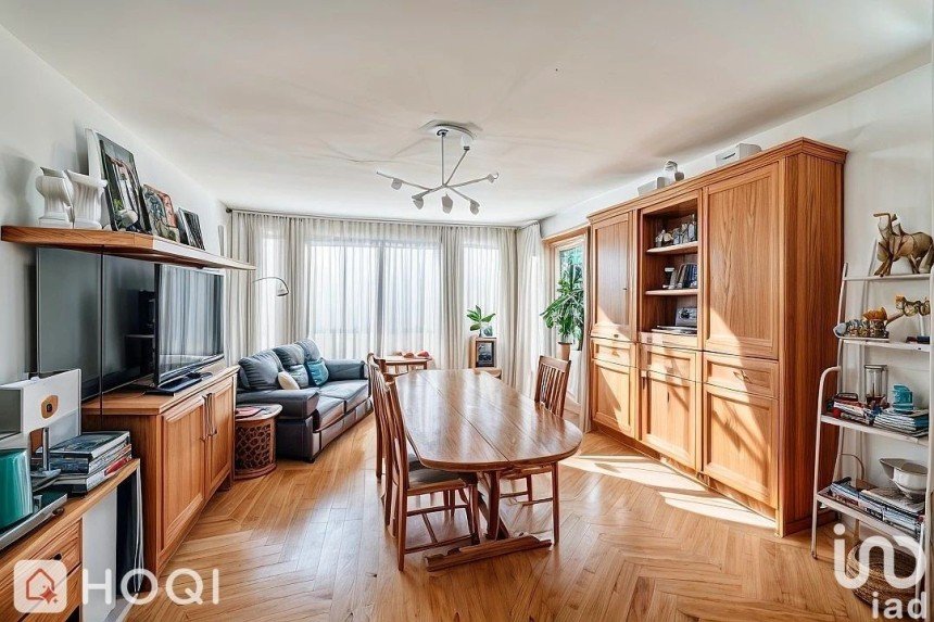 Apartment 5 rooms of 97 m² in Ris-Orangis (91130)