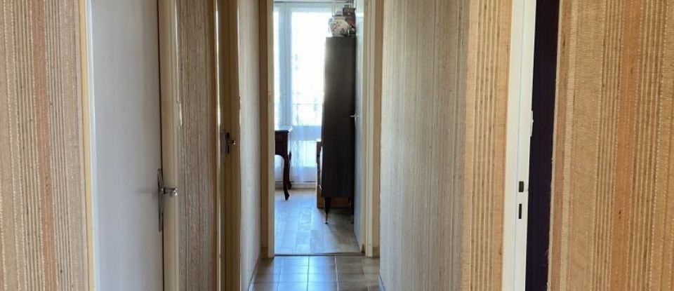 Apartment 4 rooms of 77 m² in La Rochelle (17000)