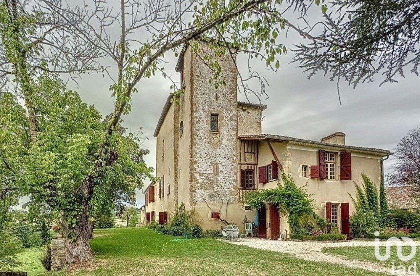 Maison 15 pièces de 623 m² à Aurignac (31420)