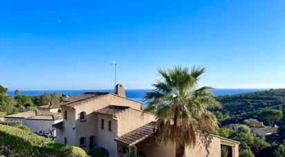 House 8 rooms of 208 m² in Sainte-Maxime (83120)