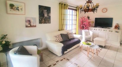 Maison 4 pièces de 146 m² à Génos (65240)