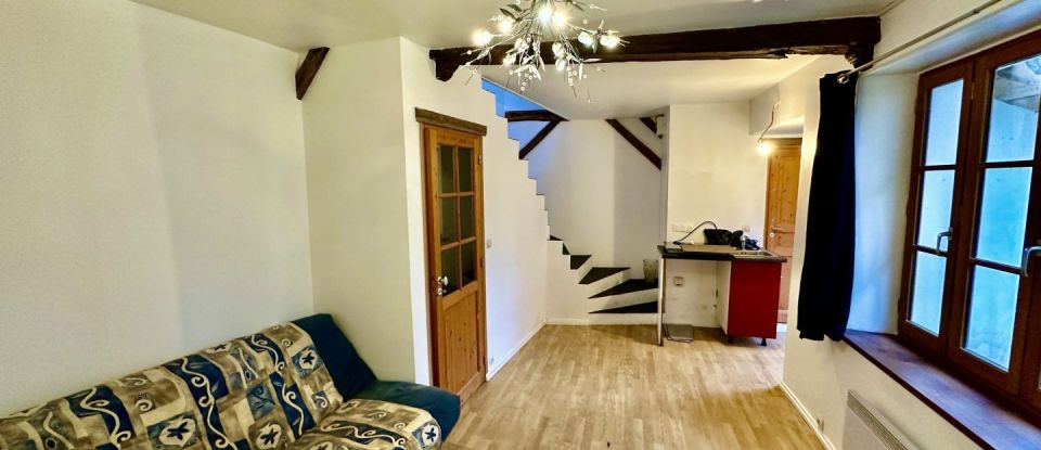 House 6 rooms of 80 m² in Villeneuve-sur-Yonne (89500)