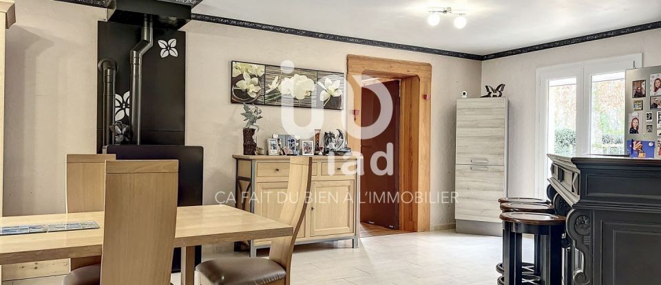 House 7 rooms of 249 m² in Benon (17170)