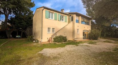 House 6 rooms of 140 m² in Mondragon (84430)