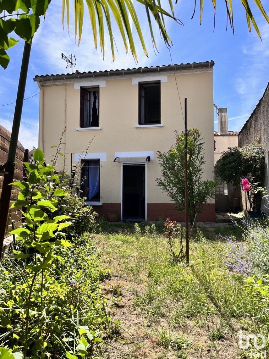 House 4 rooms of 79 m² in Rezé (44400)