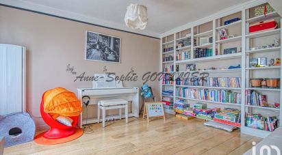 House 6 rooms of 114 m² in Chanteloup-les-Vignes (78570)