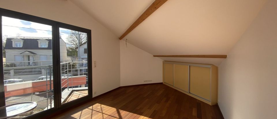 House 6 rooms of 175 m² in Neuilly-Plaisance (93360)