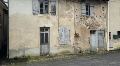 House 5 rooms of 100 m² in Chabanais (16150)