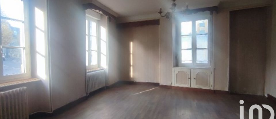 House 11 rooms of 200 m² in Saint-James (50240)