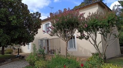 House 9 rooms of 203 m² in Saint-Coutant (79120)