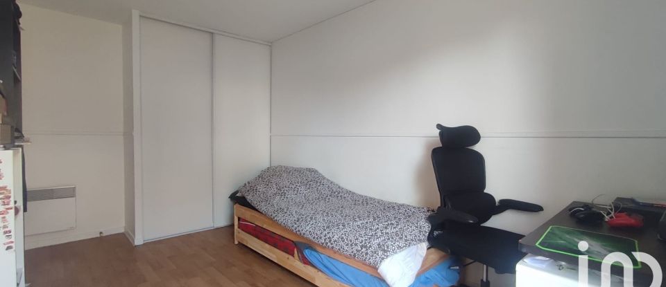 Duplex 4 rooms of 80 m² in Bondy (93140)