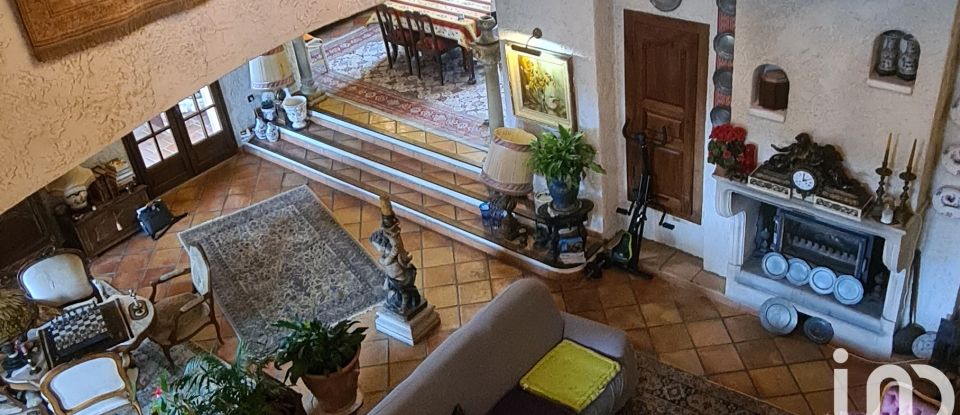 Maison traditionnelle 6 pièces de 205 m² à La Cadière-d'Azur (83740)