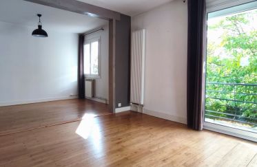 Apartment 4 rooms of 69 m² in Saintes (17100)