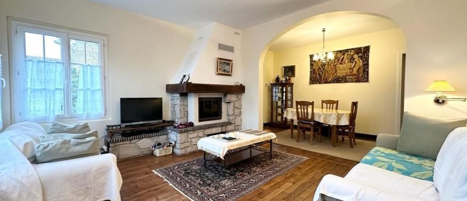 House 8 rooms of 160 m² in Samois-sur-Seine (77920)
