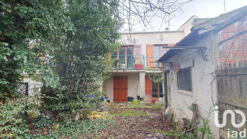 Maison 6 pièces de 112 m² à Carrières-sur-Seine (78420)