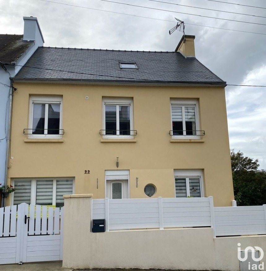 House 4 rooms of 119 m² in Douarnenez (29100)
