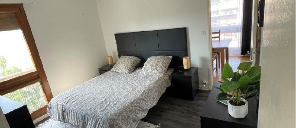 Apartment 4 rooms of 81 m² in Ris-Orangis (91130)