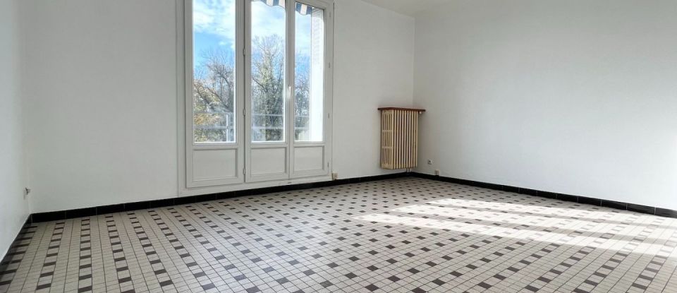 Appartement 2 pièces de 49 m² à Saint-Léger-des-Vignes (58300)