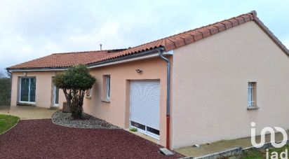 House 7 rooms of 134 m² in Roannes-Saint-Mary (15220)