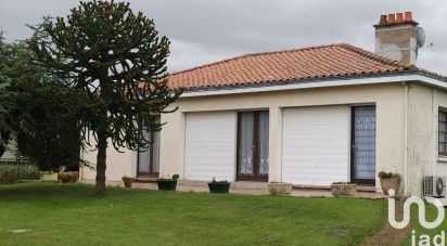Maison 5 pièces de 102 m² à Saint-Jean-de-Beugné (85210)