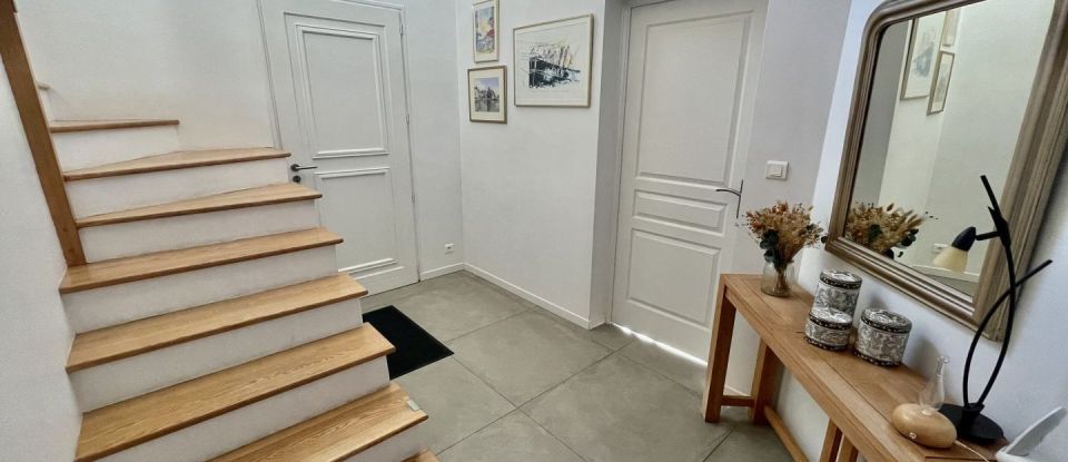 House 7 rooms of 168 m² in L'Hermitage (35590)