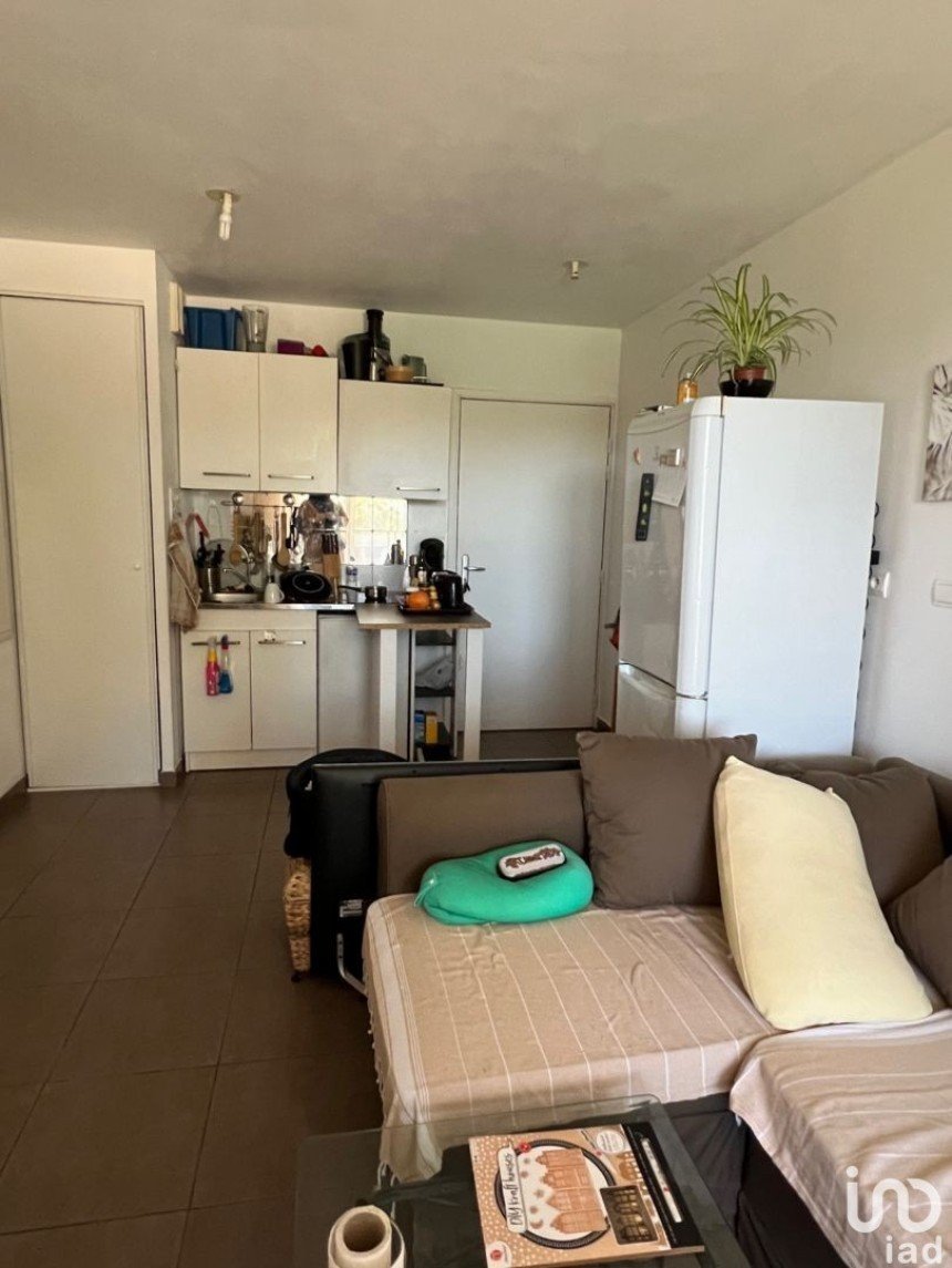 Apartment 2 rooms of 33 m² in La Ciotat (13600)