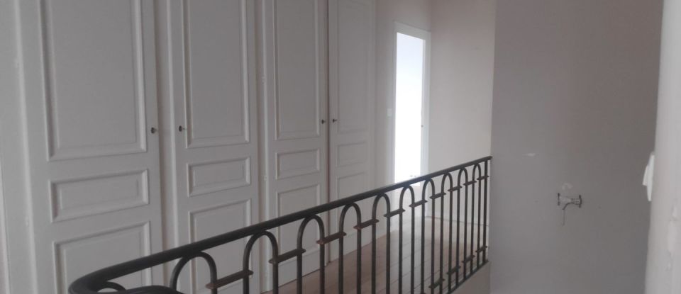 House 5 rooms of 143 m² in La Rochelle (17000)