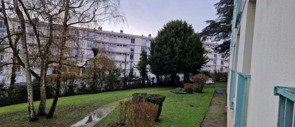 Apartment 4 rooms of 77 m² in Limoges (87000)