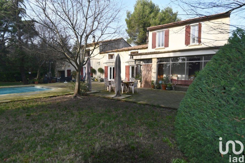 House 9 rooms of 300 m² in Carpentras (84200)