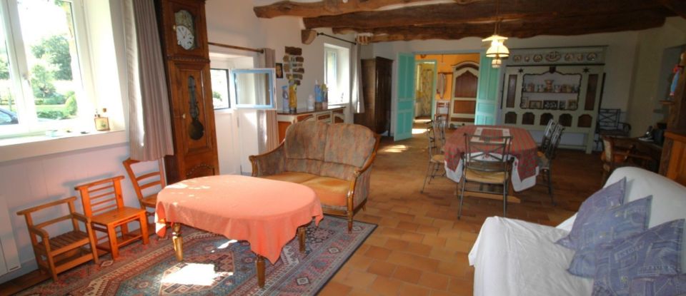 House 6 rooms of 146 m² in Inzinzac-Lochrist (56650)