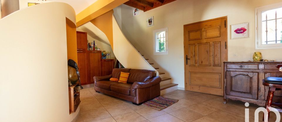 Traditional house 5 rooms of 168 m² in Callian (83440)