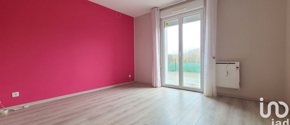Maison 5 pièces de 100 m² à Saint-Pierre-sur-Vence (08430)