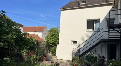 House 6 rooms of 200 m² in Vaudherland (95500)