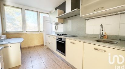 Apartment 5 rooms of 90 m² in Pau (64000)
