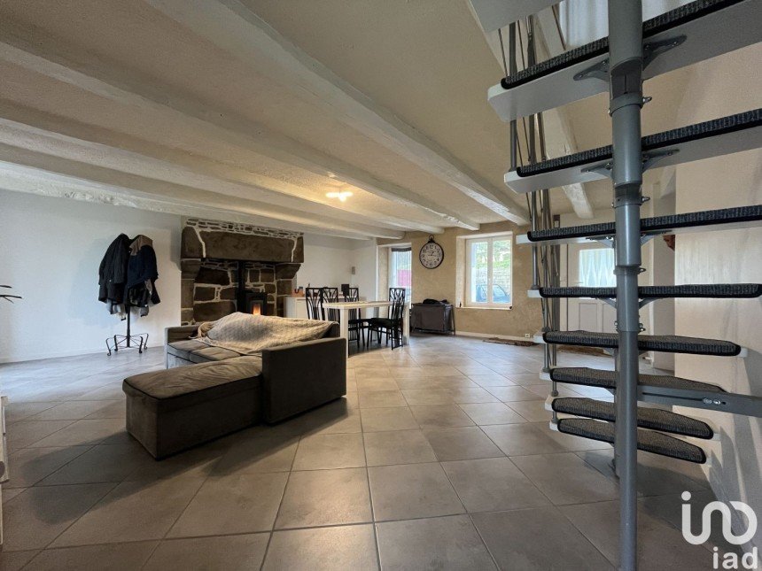 Maison 4 pièces de 133 m² à Saint-Broladre (35120)